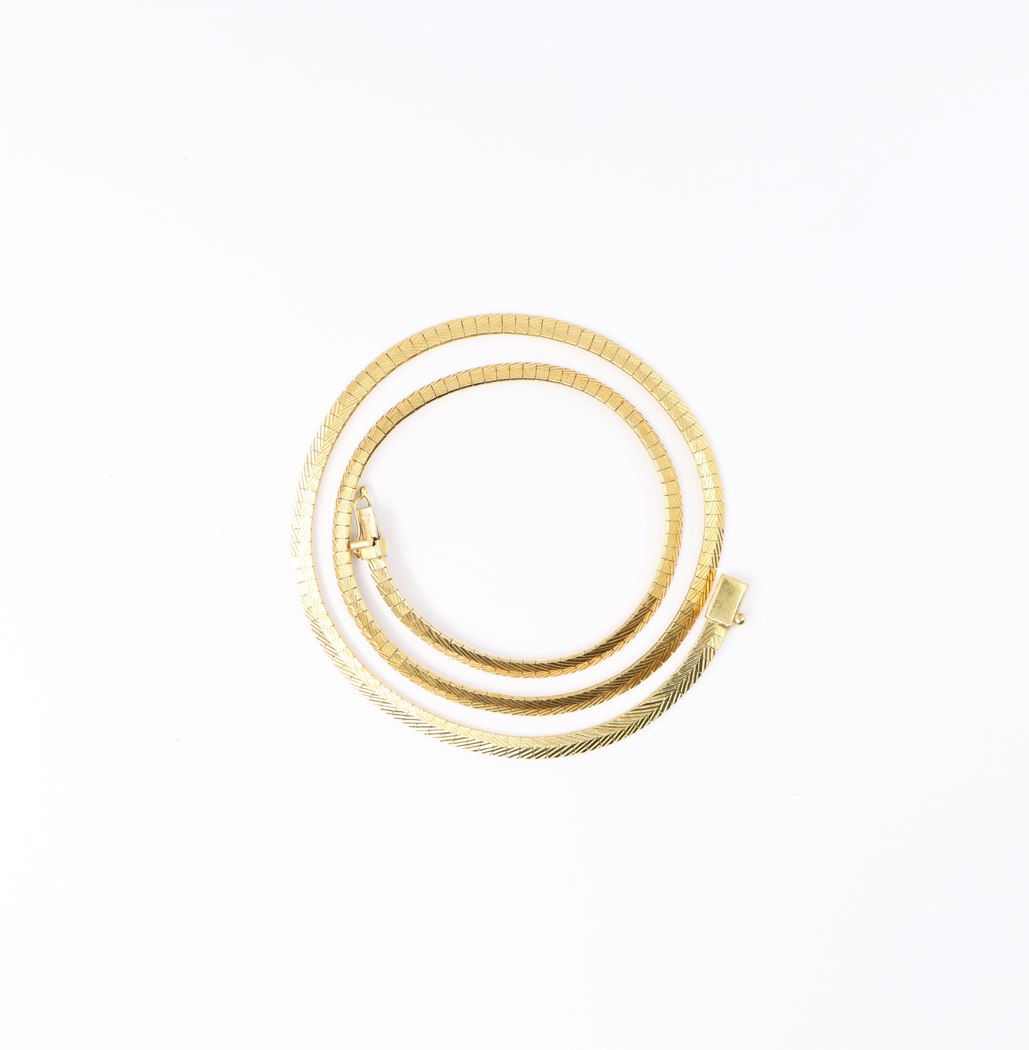 18k Omega Necklace with Herringbone Design
